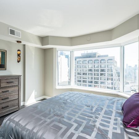 Premium 2Bdrm In Yorkville Toronto Zewnętrze zdjęcie