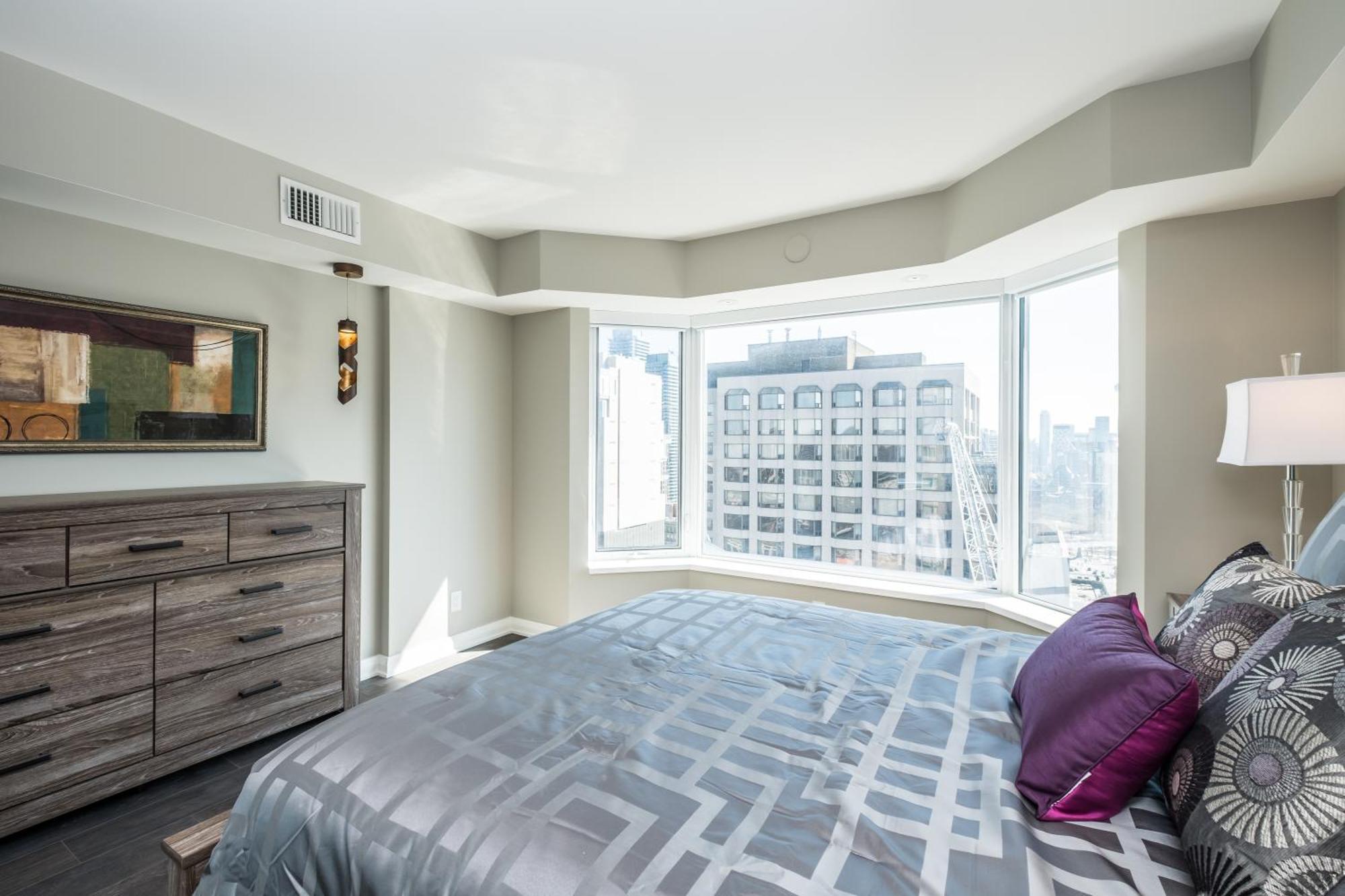 Premium 2Bdrm In Yorkville Toronto Zewnętrze zdjęcie