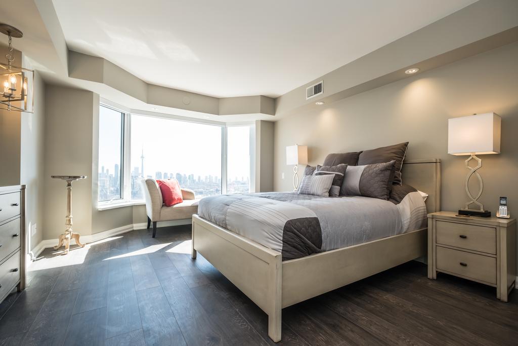 Premium 2Bdrm In Yorkville Toronto Zewnętrze zdjęcie