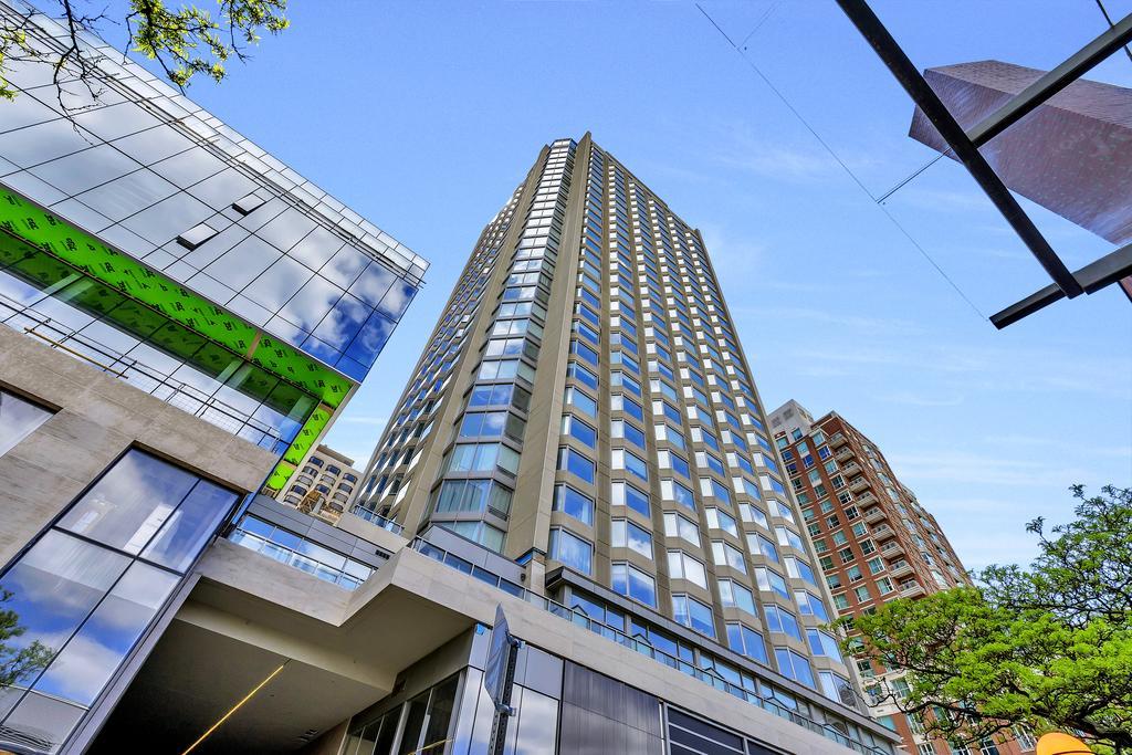 Premium 2Bdrm In Yorkville Toronto Zewnętrze zdjęcie