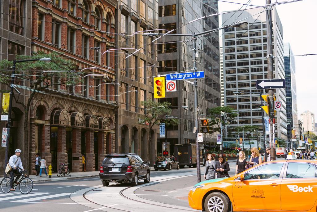 Premium 2Bdrm In Yorkville Toronto Zewnętrze zdjęcie