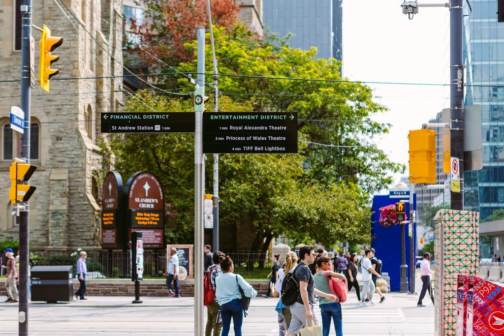 Premium 2Bdrm In Yorkville Toronto Zewnętrze zdjęcie